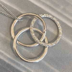 Avon Vintage Silvertone Eternity Necklace